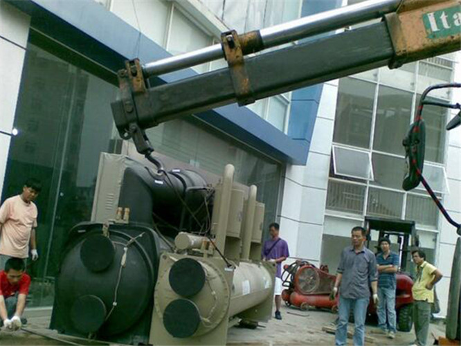 永登县随车吊和汽车吊的核心区别是什么？哪种更省钱？